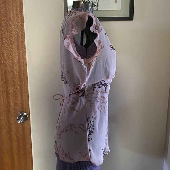 🎄 2/$20🎄 Forever 21 blouse - Picture 3 of 4